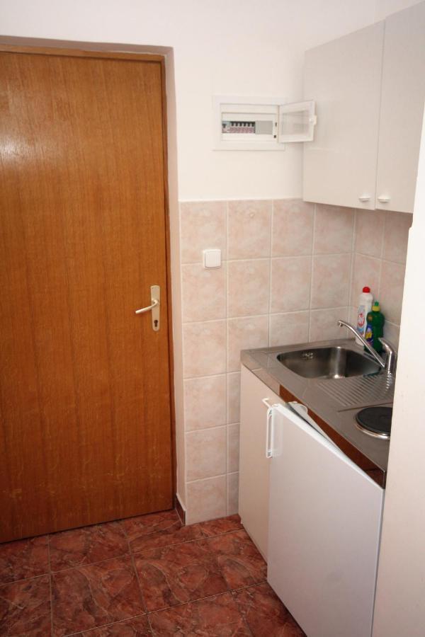 Apartment By The Sea Balica Rat, Omis - 4868 *